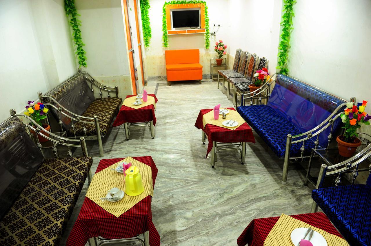 Jayanti Hotel Tarapith Buitenkant foto