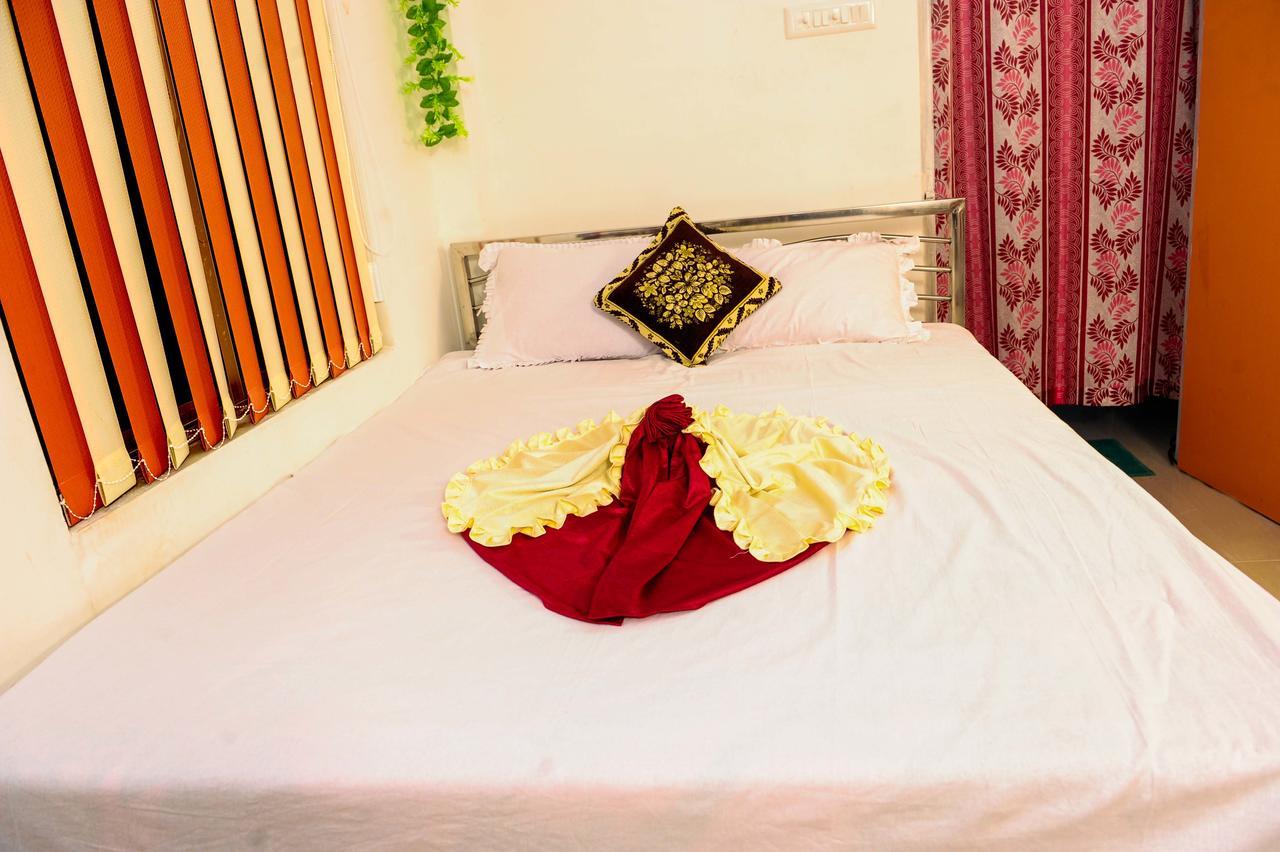 Jayanti Hotel Tarapith Buitenkant foto