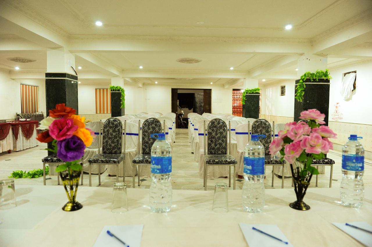 Jayanti Hotel Tarapith Buitenkant foto