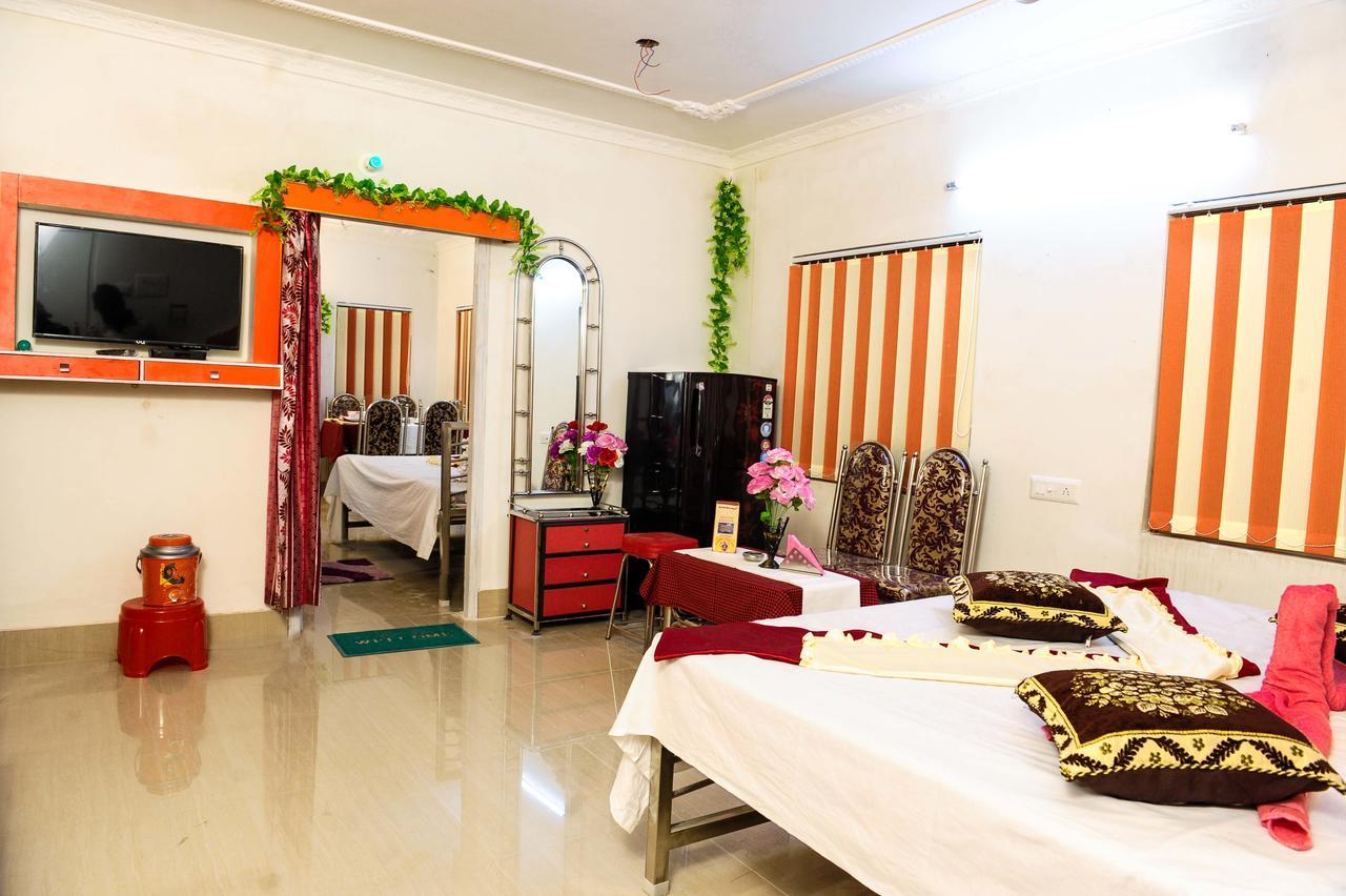 Jayanti Hotel Tarapith Buitenkant foto