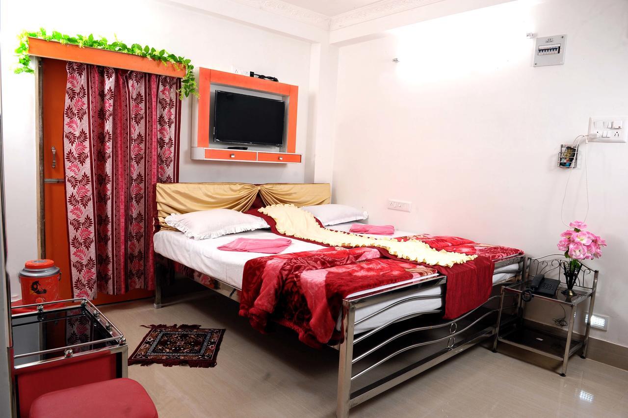 Jayanti Hotel Tarapith Buitenkant foto